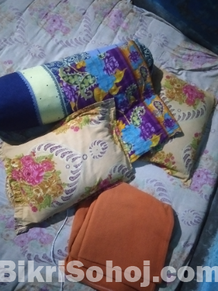 ১ তোশক,,, ১ খেতা,,,১ কম্বল,,, ২ বালিশ,,,১ কোলবালিশ